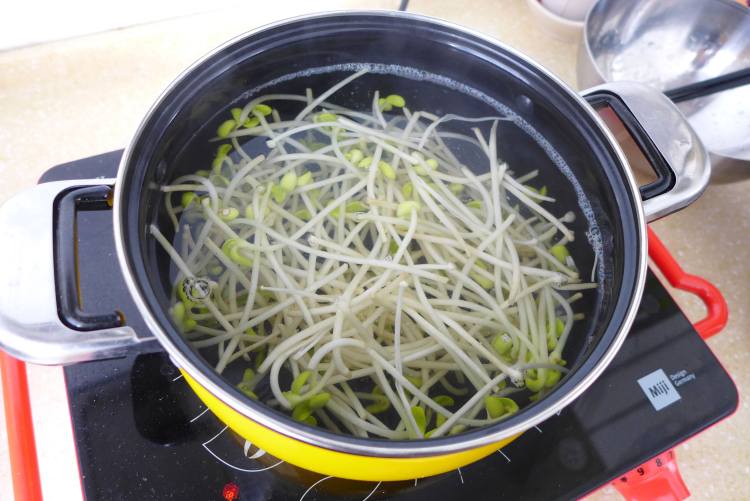 番茄牛肉酸汤面