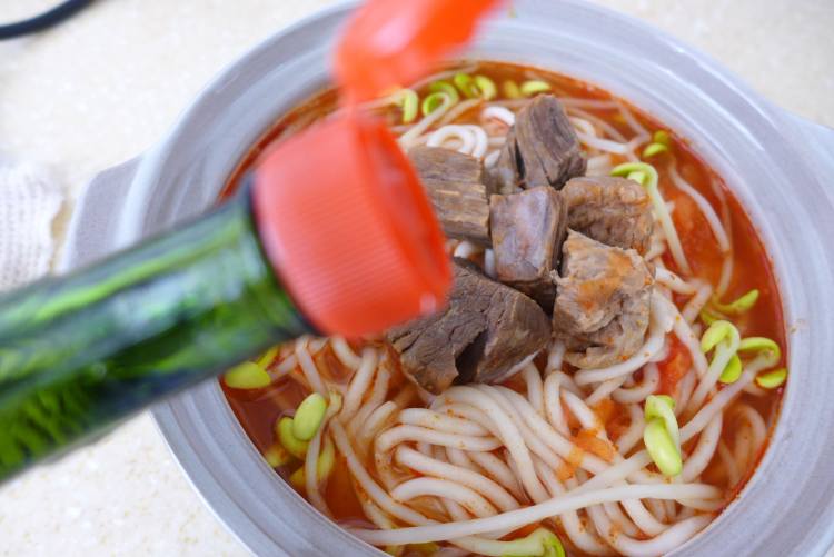 番茄牛肉酸汤面