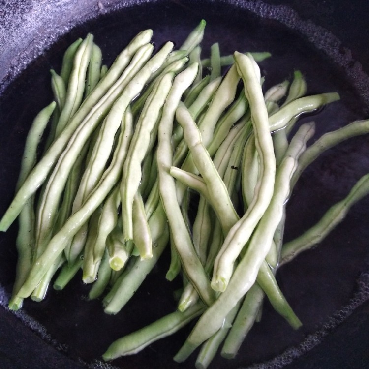 豆角肉馅包子