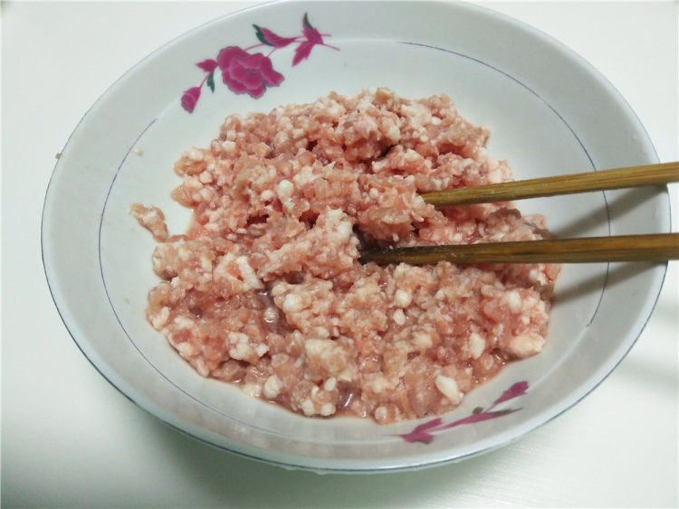 豇豆肉馅饼