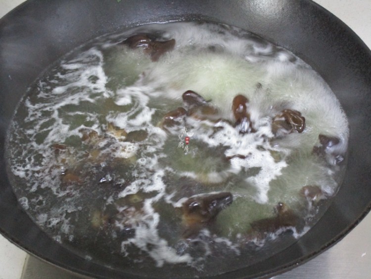 鸡毛菜黑木耳猪肉饺子