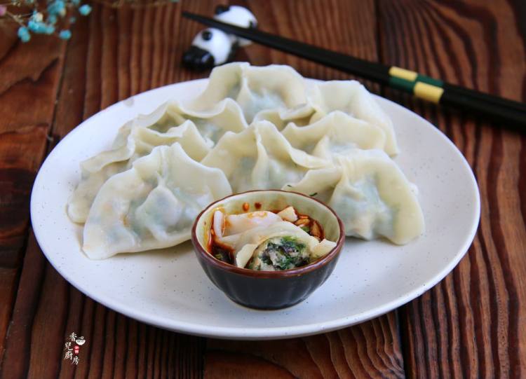 鸡毛菜黑木耳猪肉饺子