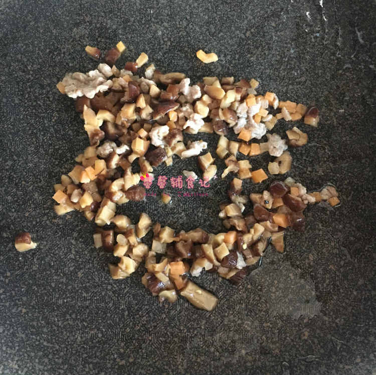 香菇肉末土豆泥