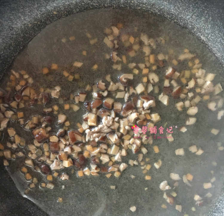 香菇肉末土豆泥