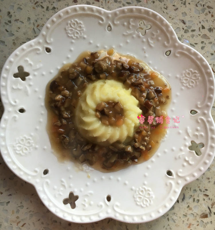 香菇肉末土豆泥