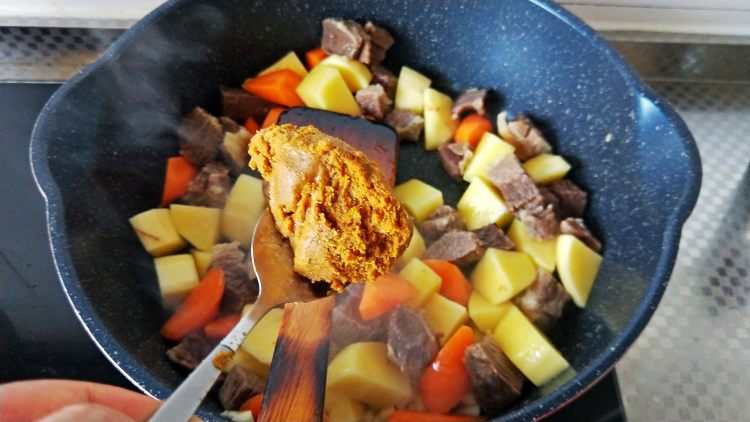 咖喱牛肉炖土豆