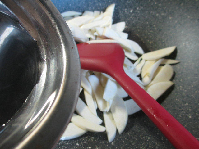 咸鸭蛋炒茭白
