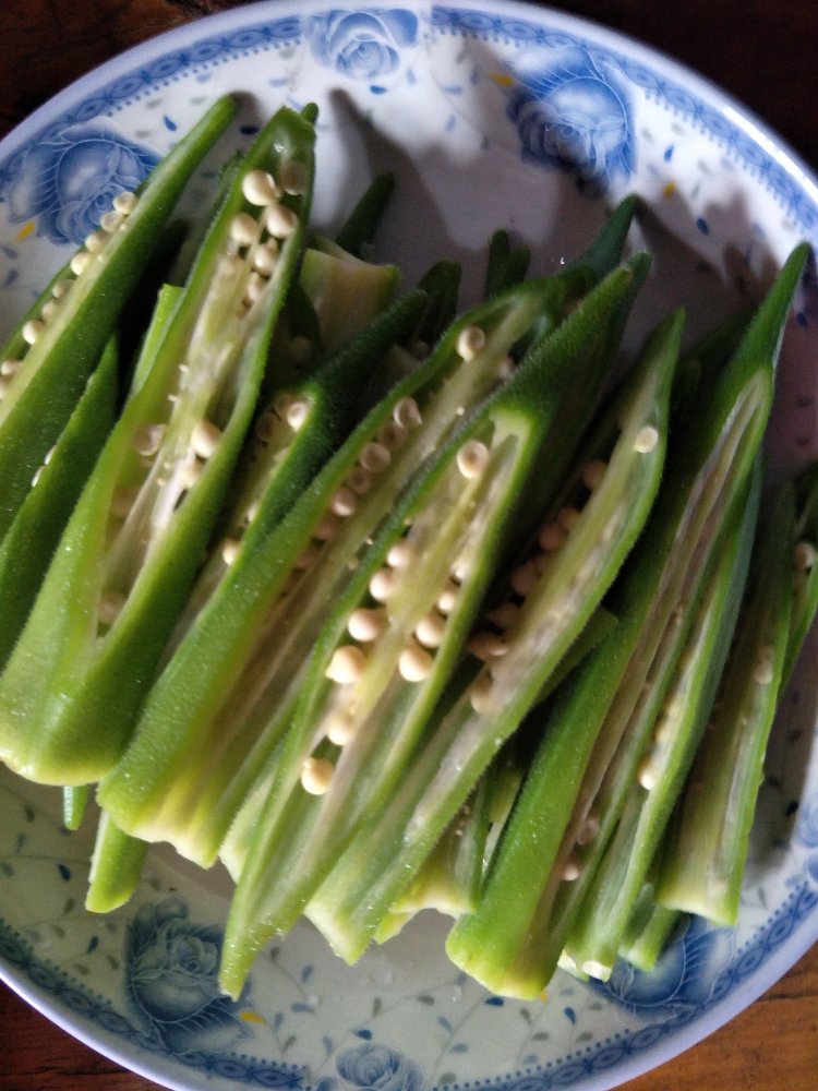 白灼秋葵