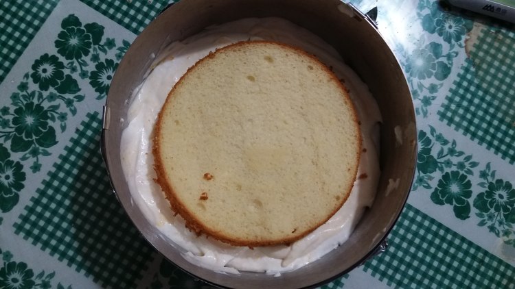 黄桃慕斯蛋糕