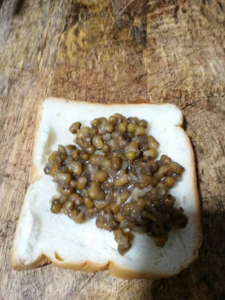 绿豆夹心面包
