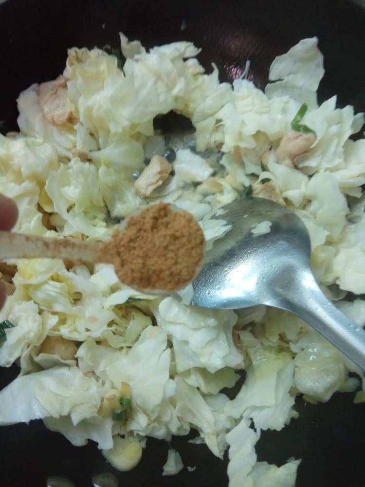 包菜炒鸡胸肉
