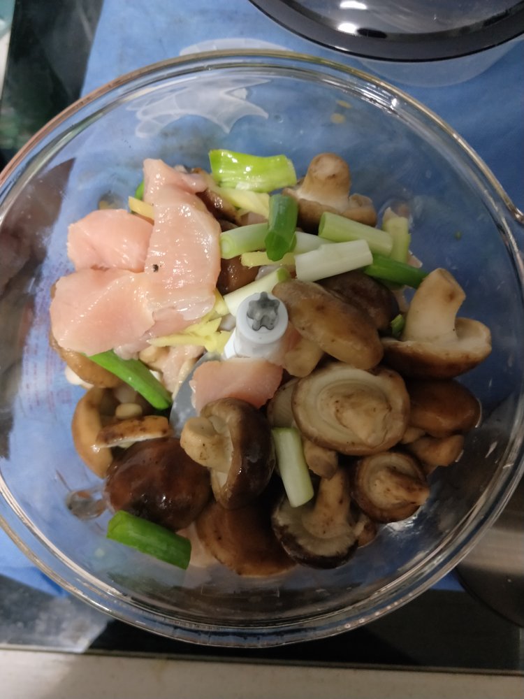 鸡肉香菇馄饨