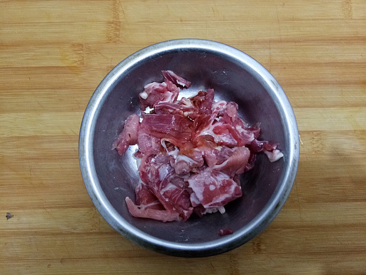 肉片炒鲜蘑