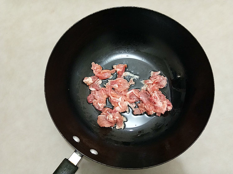 肉片炒鲜蘑