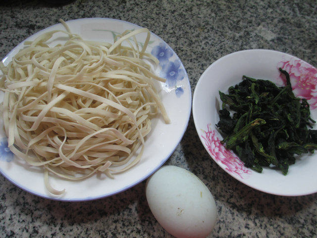 鸭蛋菜芯干煮面