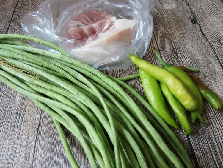 猪肉炒豆角