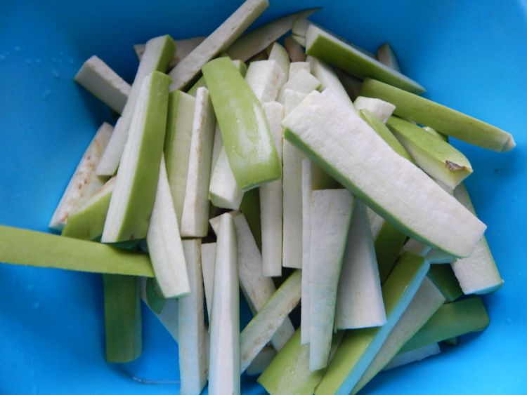 青茄子金针菇煲