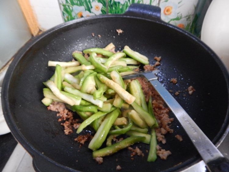 青茄子金针菇煲