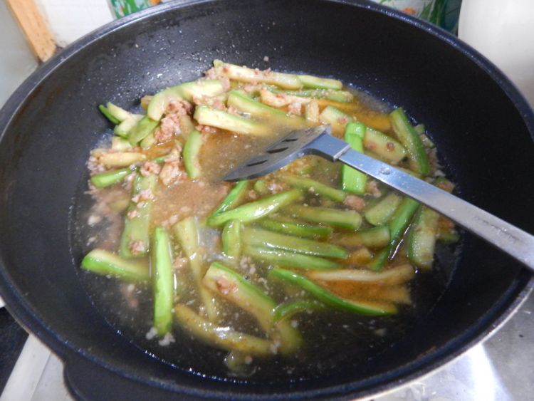 青茄子金针菇煲