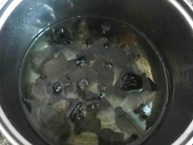 西兰花炒黑木耳