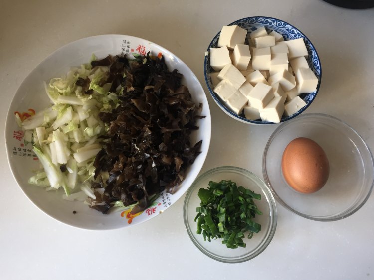 黑白菜豆腐鸡蛋汤