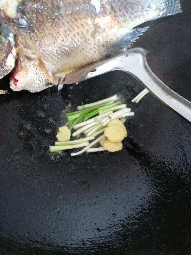 番茄酸汤鱼