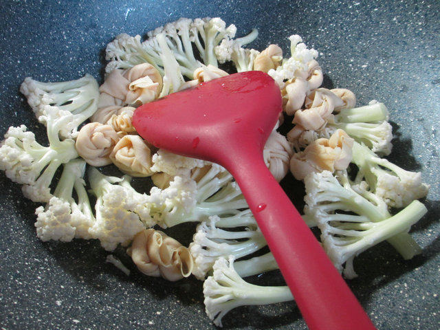 花菜烧千张结