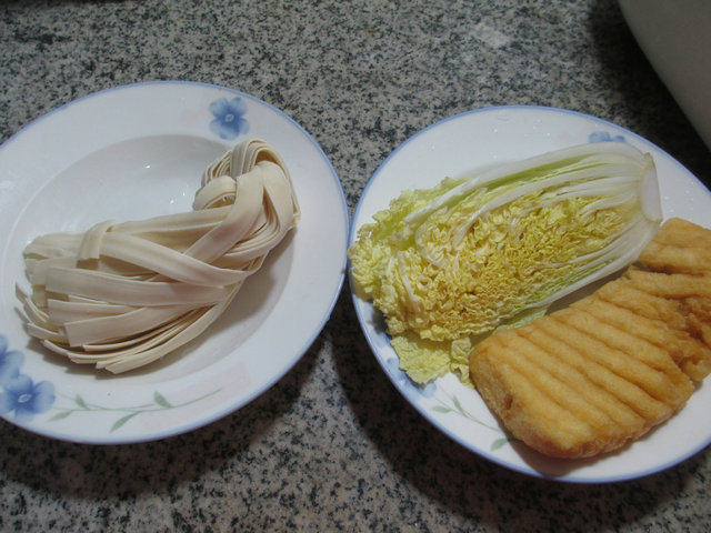 兰花豆干娃娃菜刀削面