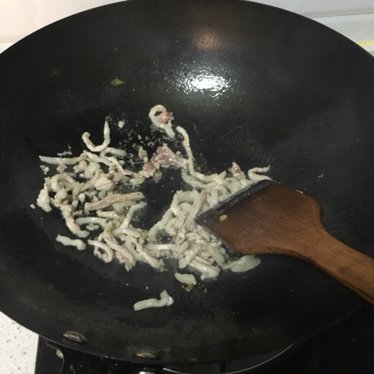 青椒肉丝炒金针菇