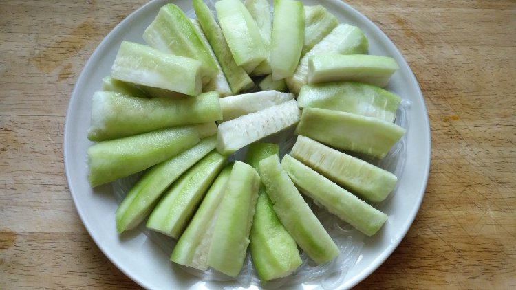 蒜蓉粉丝蒸丝瓜