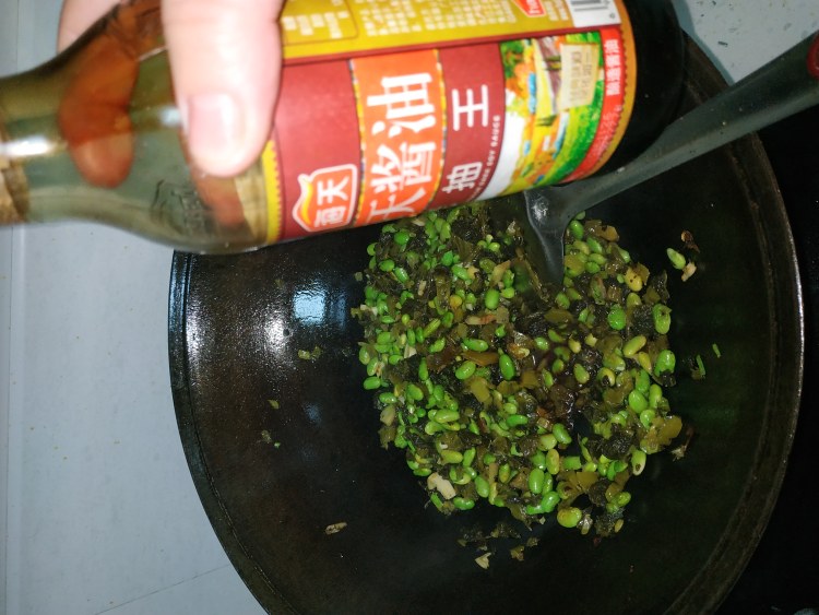 肉沬酸盐菜炒毛豆