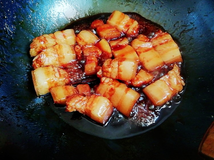 鹌鹑蛋红烧肉