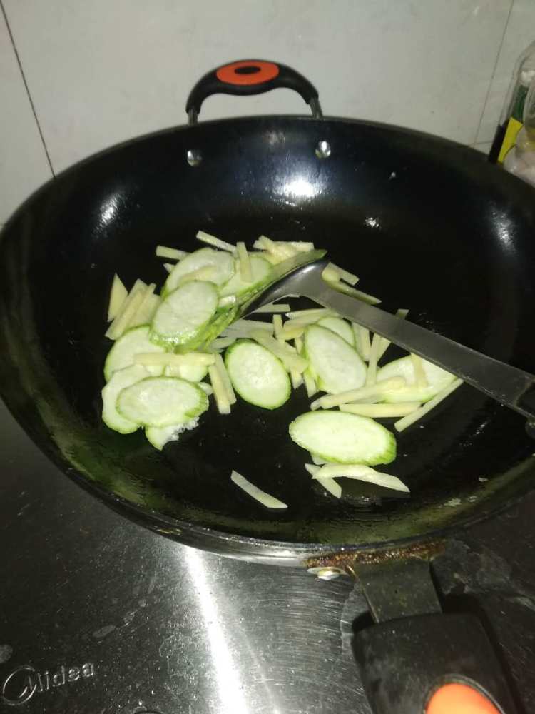 丝瓜面皮汤