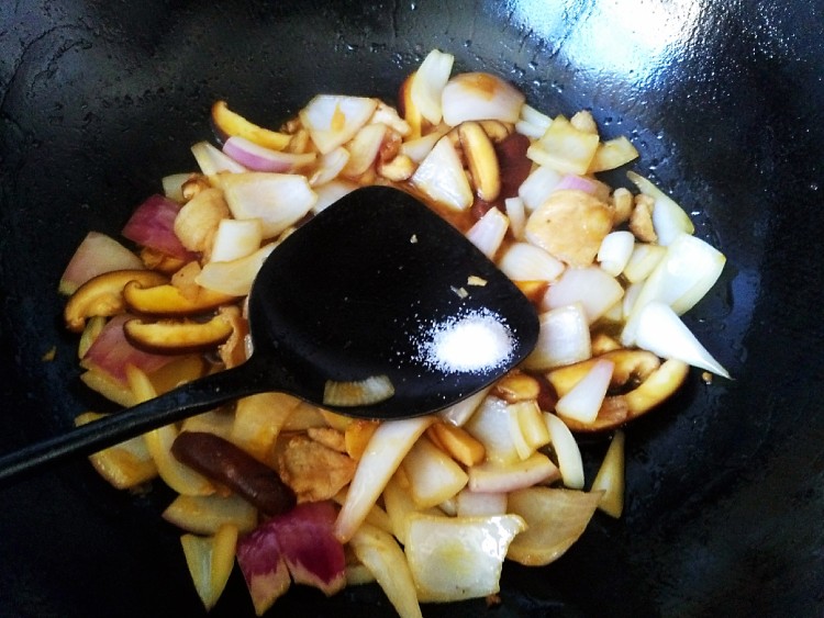 洋葱香菇炒肉