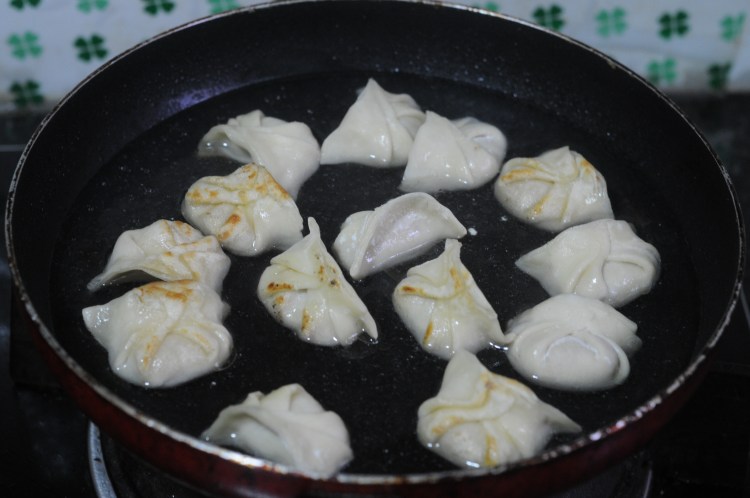 银耳猪肉煎饺