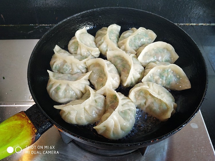 韭菜肉馅生煎饺