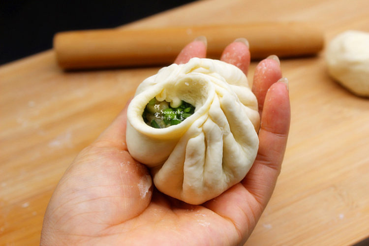 香葱鲜肉包子