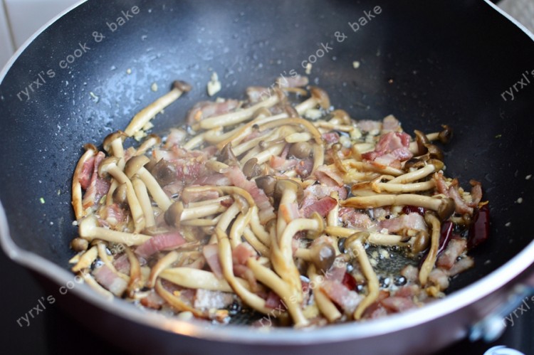 菠菜培根意大利面