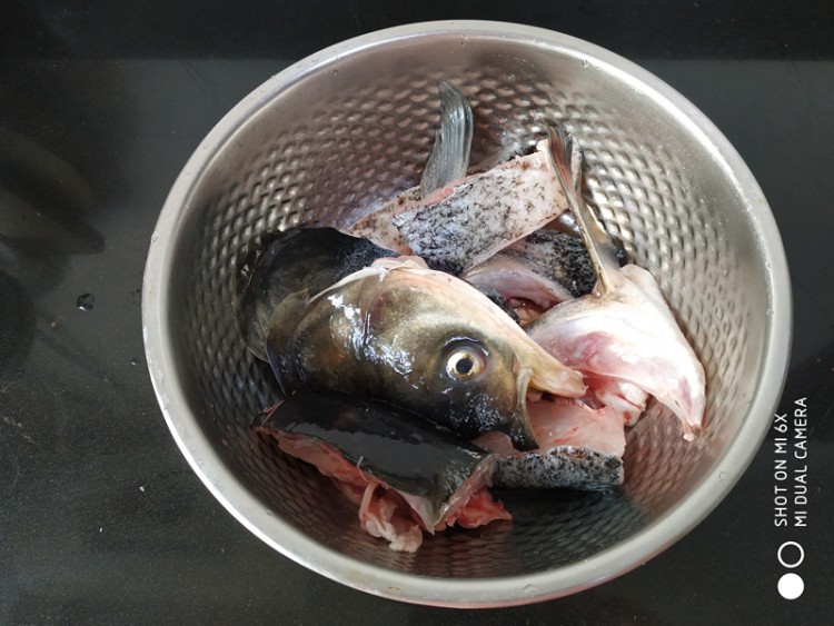 砂锅鱼头鱼肉